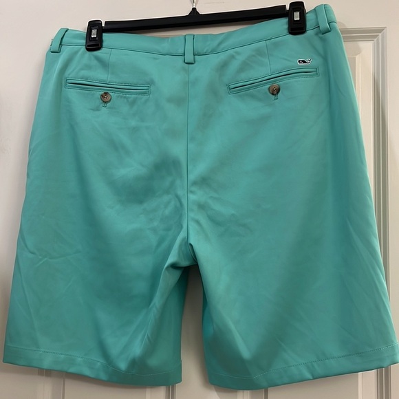 Vineyard vines men’s shorts - Picture 2 of 5